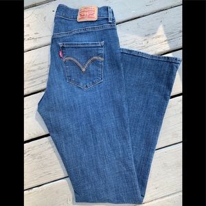 Levi’s  Classic Boot Size 4 27x32 stretchy